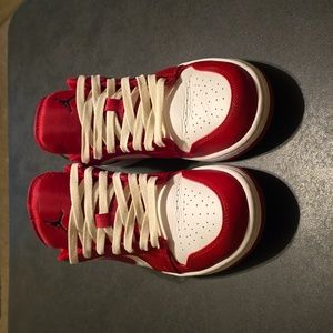 Jordan 1 low Bulls (no offers)
